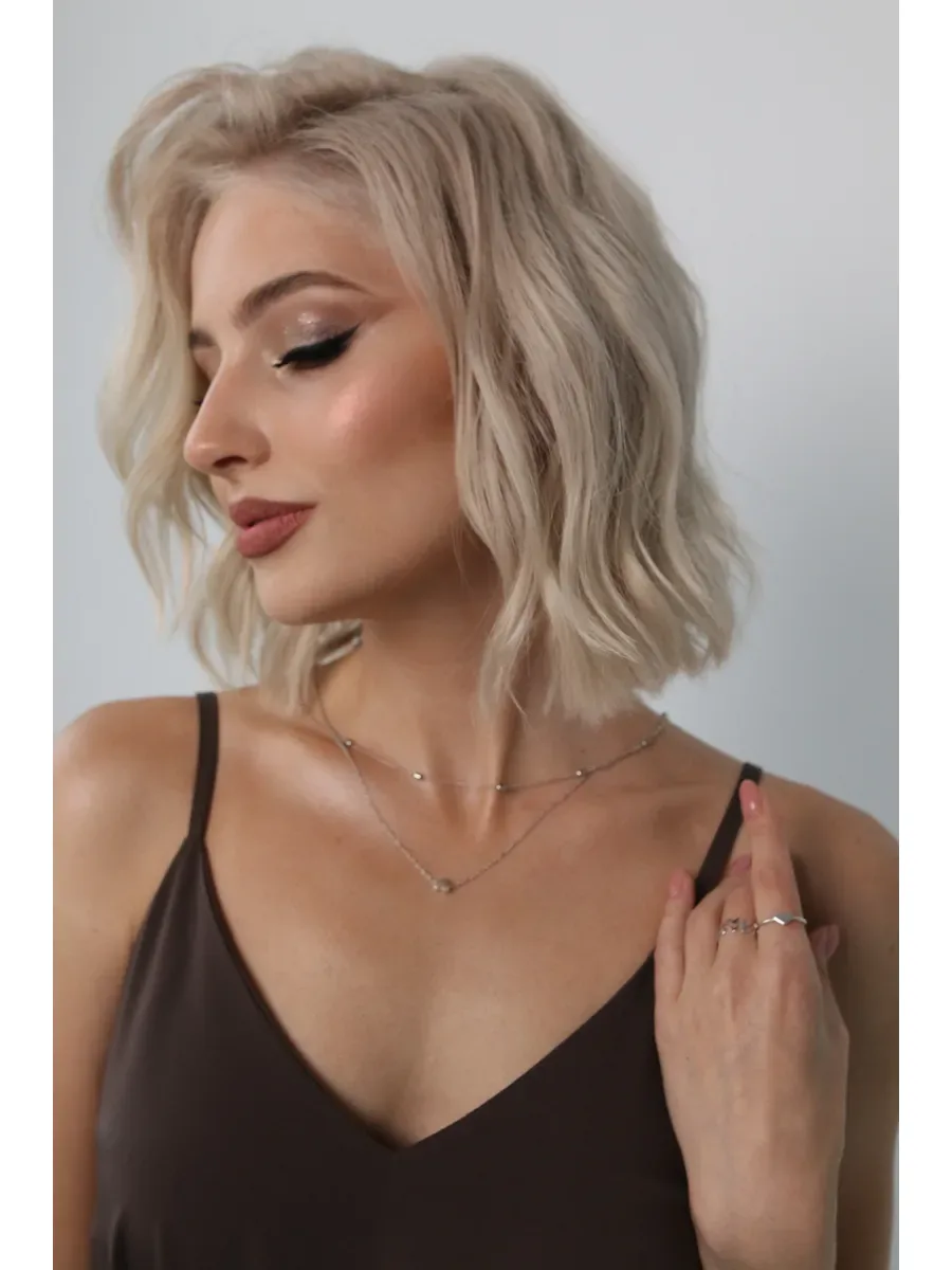 Women's neck chain in silver with a heart